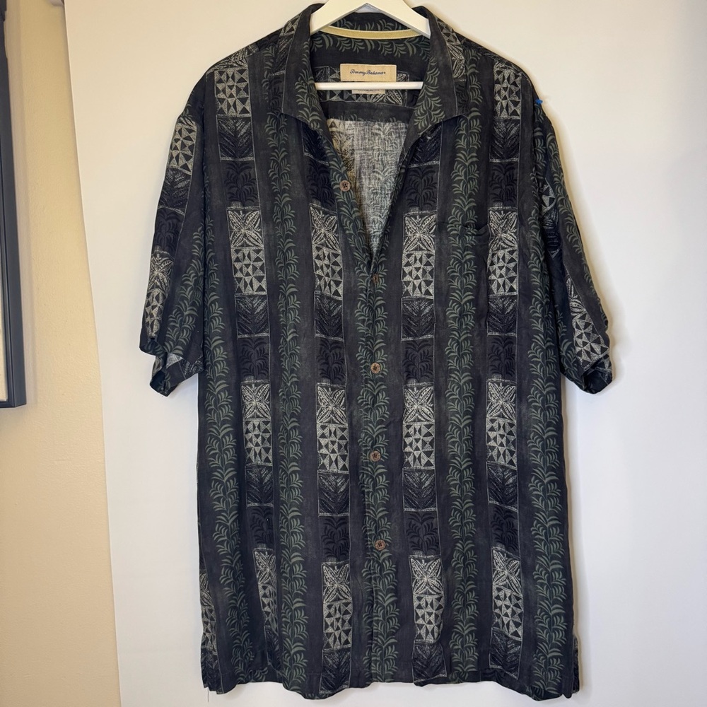 Tommy Bahama Men’s 100% Silk Shirt – XL – Original Fit – New Without Tags